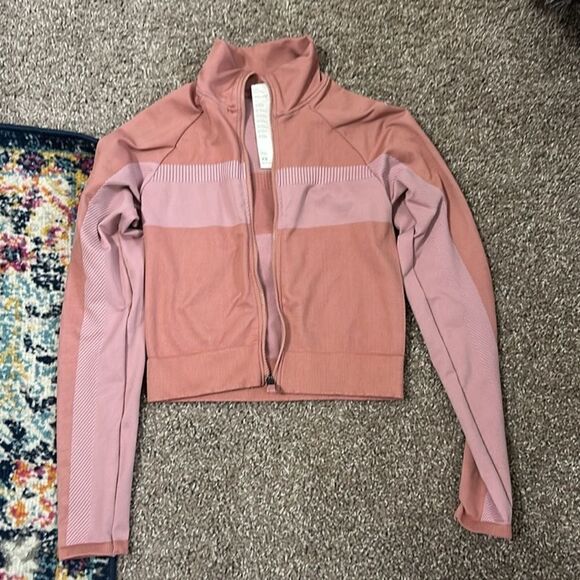 Fabletics Pink Canyon / Lavender Lustre Tory Cropped Seamless Jacket - Picture 8 of 9